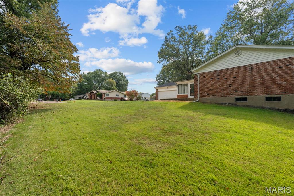 1 Crookham Court
