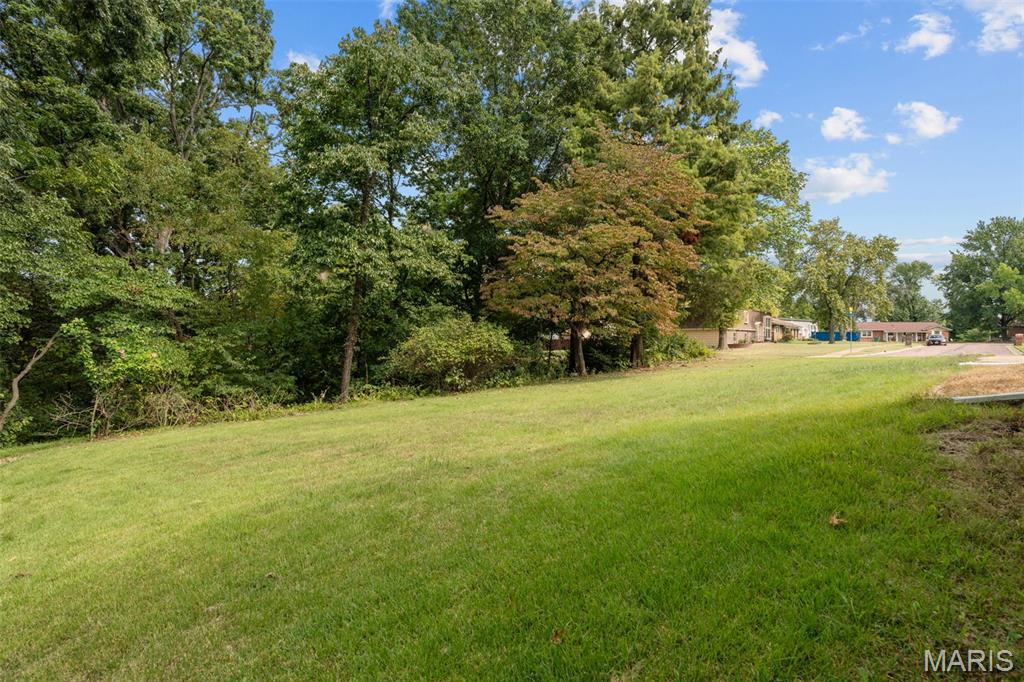 1 Crookham Court