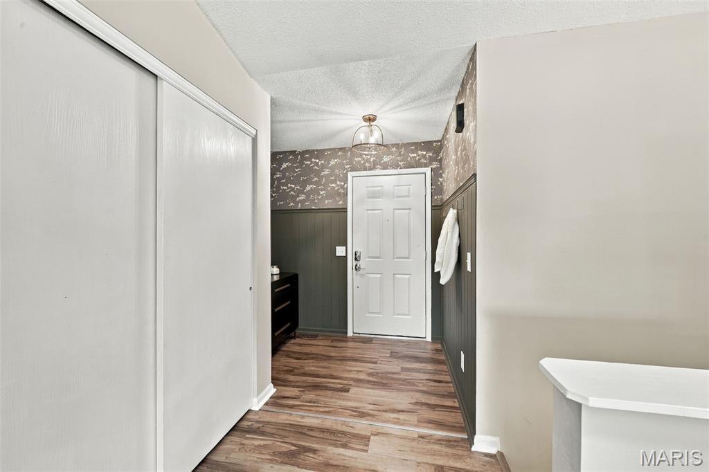 6 S Perry Circle