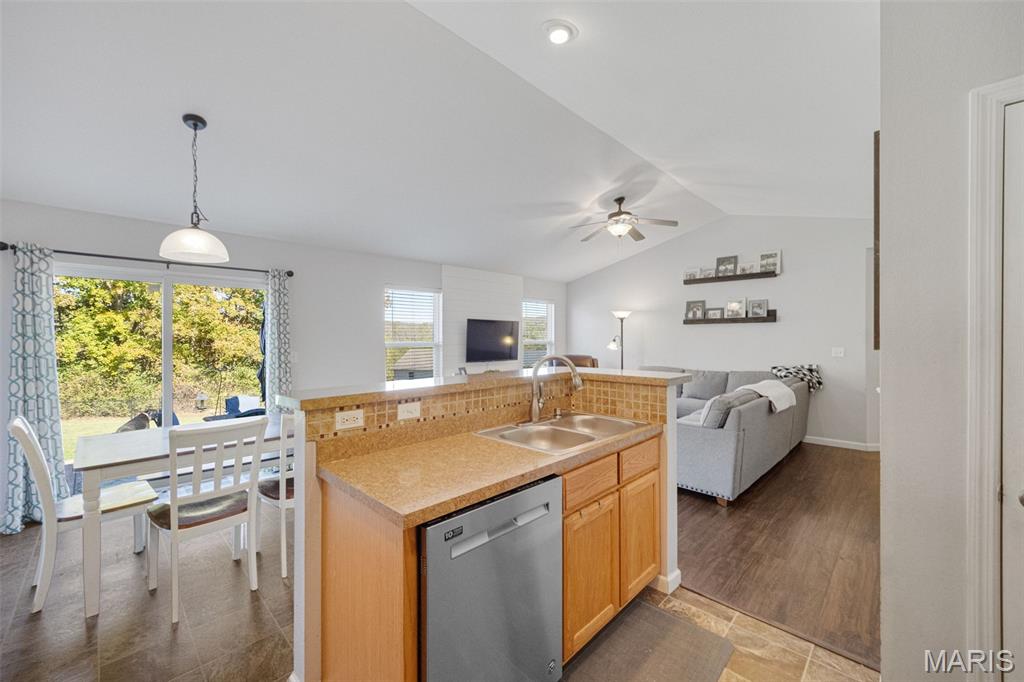 Hillsboro, Missouri 63050, United States, 4 Bedrooms Bedrooms, ,3 BathroomsBathrooms,Residential,Coming Soon,232154