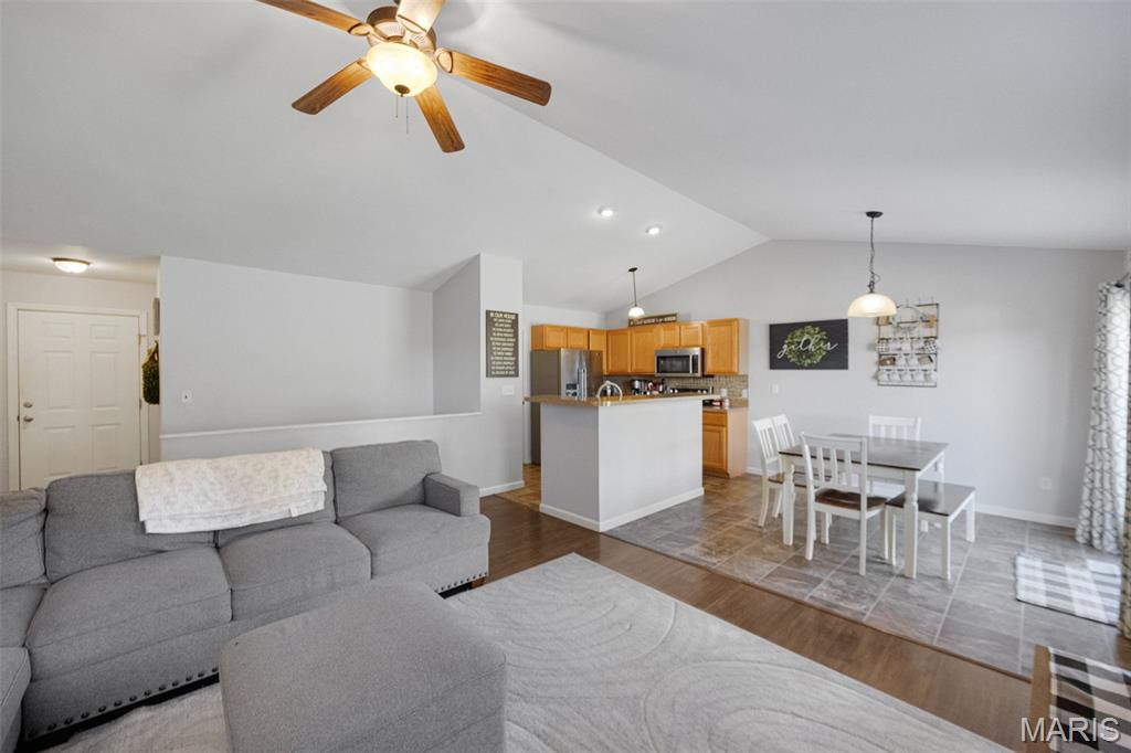 Hillsboro, Missouri 63050, United States, 4 Bedrooms Bedrooms, ,3 BathroomsBathrooms,Residential,Coming Soon,232154