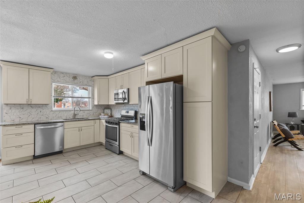 Townsend/West Cabanne Place - Residential