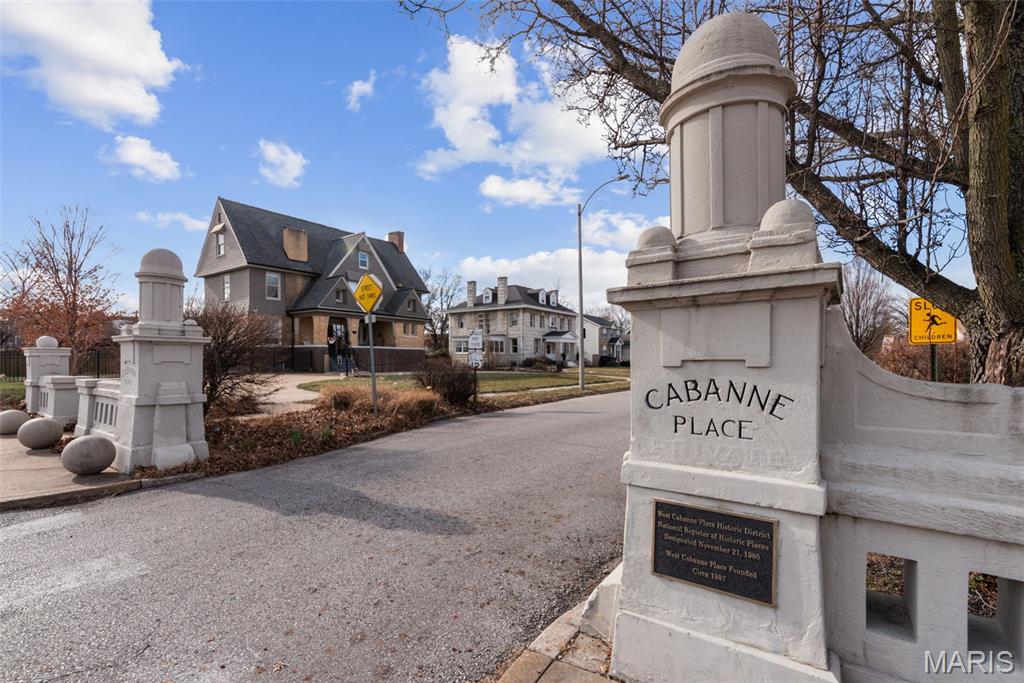 Townsend/West Cabanne Place - Residential