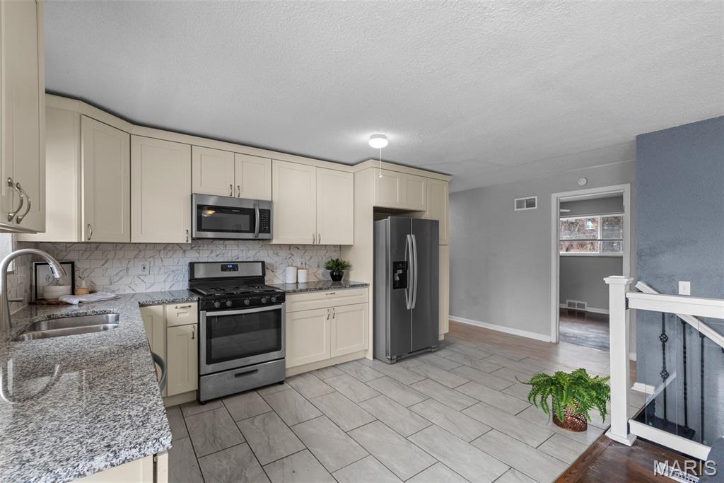 Townsend/West Cabanne Place - Residential