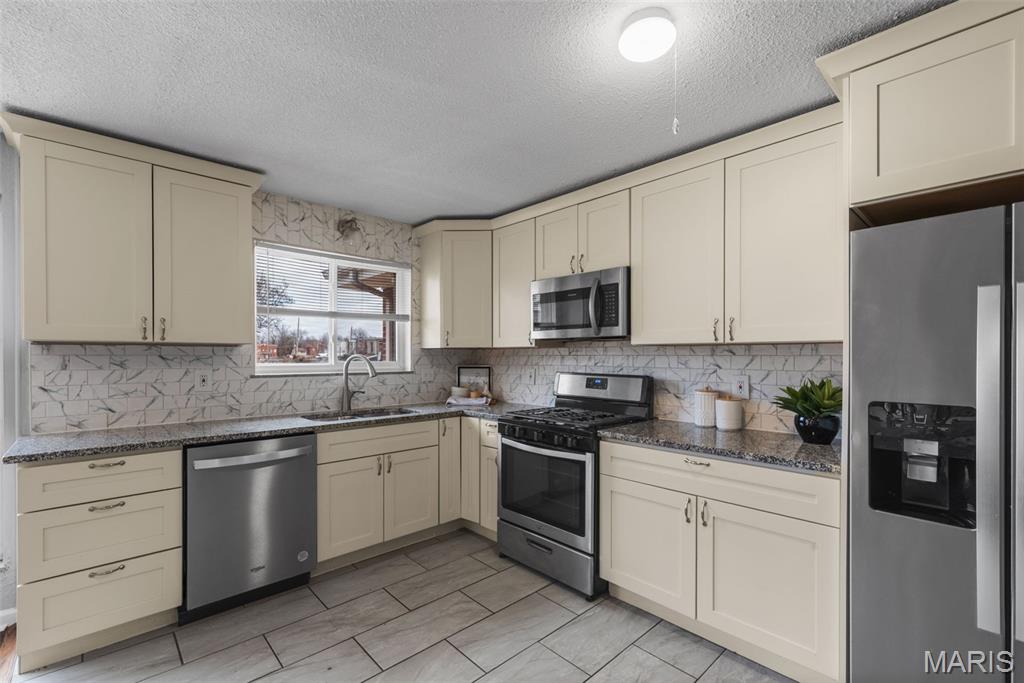 Townsend/West Cabanne Place - Residential