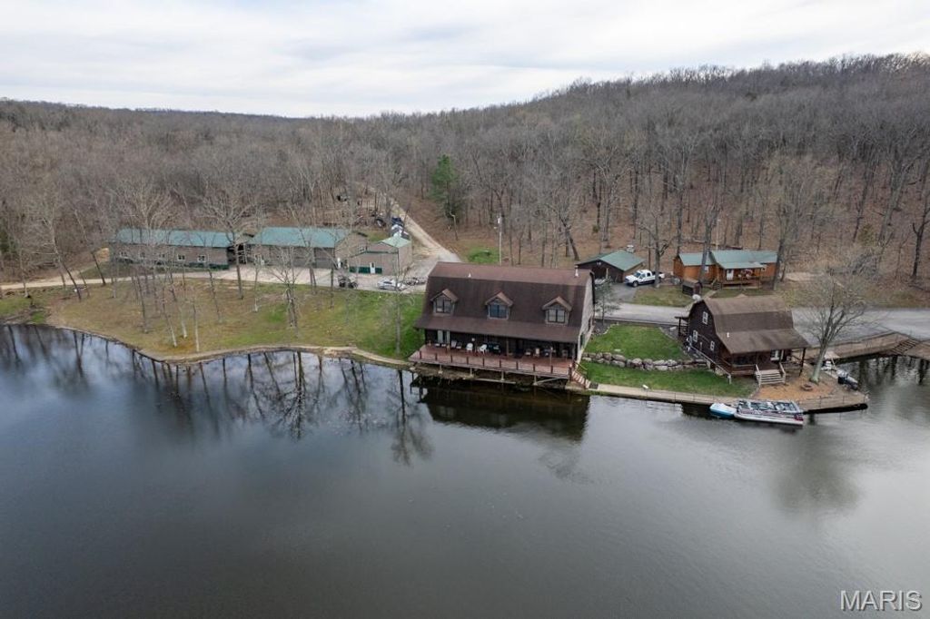 Photo of 805 Vineyard Lake Rd. Rd, Bismarck, MO 63624 (MLS # 26020501)