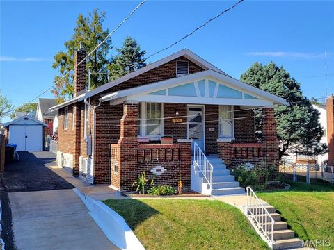 Photo of 320 Degenhardt Avenue, St Louis, MO 63125 (MLS # 25069968)