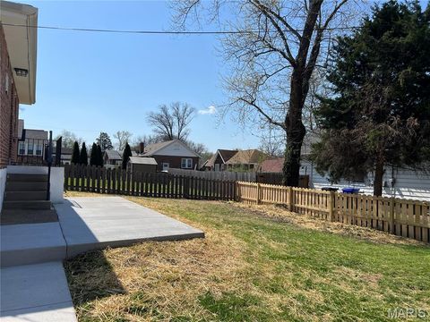 Tiny photo for 1135 Wilshire Avenue, University City, MO 63130 (MLS # 26018745)
