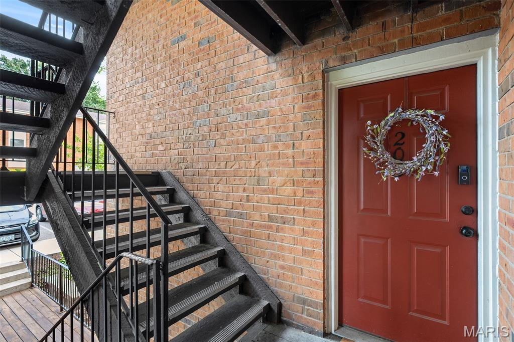 1932 Greenglen Drive 203