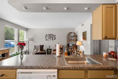 Tiny photo for 1932 Greenglen Drive #203, Kirkwood, MO 63122 (MLS # 26037874)
