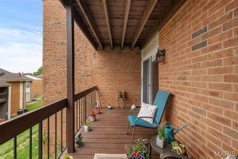 Tiny photo for 1932 Greenglen Drive #203, Kirkwood, MO 63122 (MLS # 26037874)