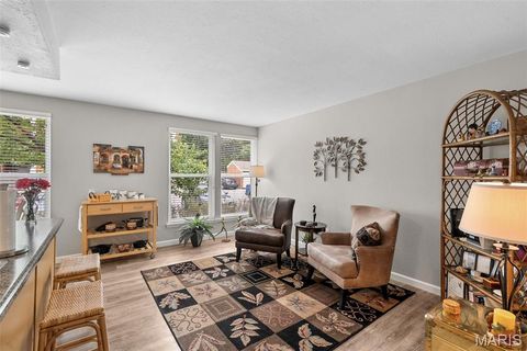 Tiny photo for 1932 Greenglen Drive #203, Kirkwood, MO 63122 (MLS # 26037874)