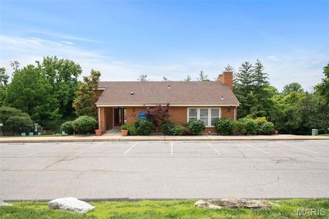 Tiny photo for 1932 Greenglen Drive #203, Kirkwood, MO 63122 (MLS # 26037874)