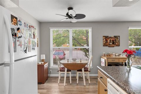 Tiny photo for 1932 Greenglen Drive #203, Kirkwood, MO 63122 (MLS # 26037874)