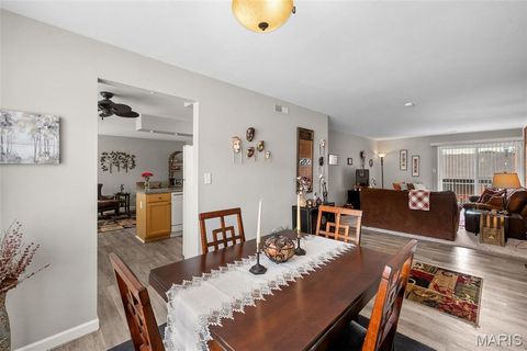 Tiny photo for 1932 Greenglen Drive #203, Kirkwood, MO 63122 (MLS # 26037874)
