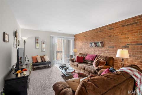 Tiny photo for 1932 Greenglen Drive #203, Kirkwood, MO 63122 (MLS # 26037874)