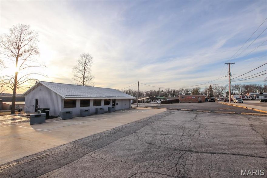 High-Traffic Commercial Opportunity  2,016 Sq. Ft. on .702 Acre m/l
Well-maintained and move-in ready, this 2,016 sq. ft. freestanding commercial building offers outstanding visibility in a high-traffic location between Commercial Ave and downtown Main St. If exposure and accessibility matter to your business, this property delivers. 
Designed for flexibility, the building can easily adapt to a wide variety of ventures. Over the years it has successfully operated as a movie rental store, tanning salon, beauty salon (with many salon improvements still intact), food pantry, and resale store proving its versatility and income potential.
Inside, you’ll find three large main sections of space along with additional divided rooms ideal for offices, treatment rooms, or storage. The property also includes one bathroom facility, mechanical room, kitchen area, and multiple storage spaces to support your operational needs.
Situated on approximately .702 acre (m/l), the property features a large parking lot to accommodate 20 customers and staff with ease. Utilities include all electric service, city water, sewer, and trash.
With excellent traffic flow and strong business exposure, the possibilities are endless for retail, salon, office space, specialty shop, service business, nonprofit, and more.
What’s your ambition? This prime location may be exactly what you’ve been looking for.