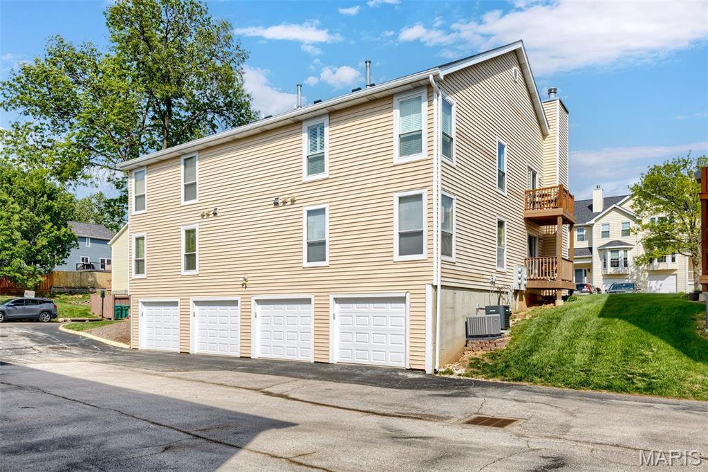 Spring Hill Farm Condo 14th - Residential