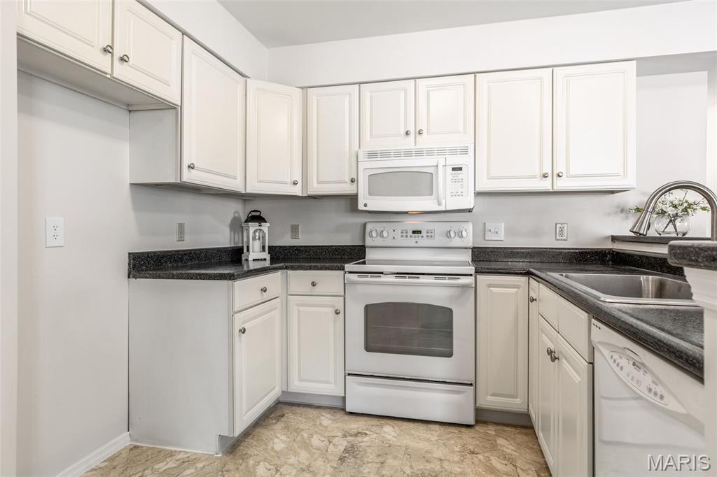 Spring Hill Farm Condo 14th - Residential