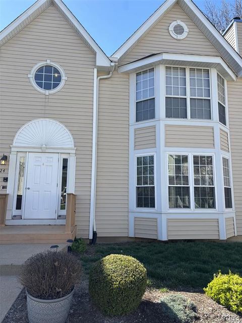 Photo of 1524 Whispering Creek Drive #A, Ballwin, MO 63021 (MLS # 26019239)