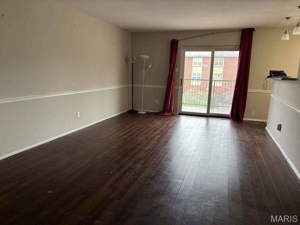 Lin Capri Condo - Residential