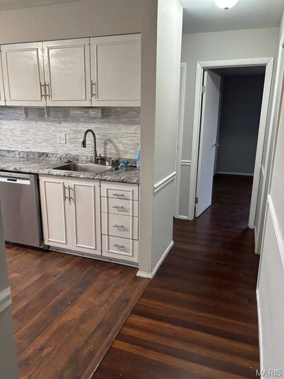 Lin Capri Condo - Residential