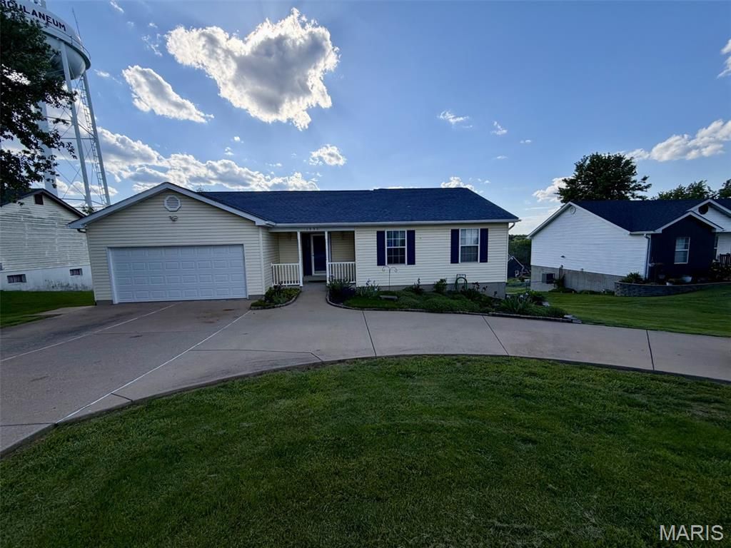 Photo of 1553 Scenic Drive, Herculaneum, MO 63048 (MLS # 26027011)