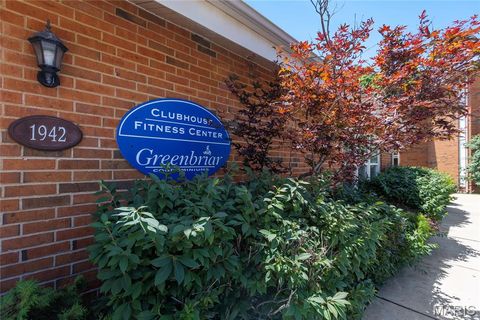 Tiny photo for 1943 Greenpoint Drive #302, Kirkwood, MO 63122 (MLS # 26007167)