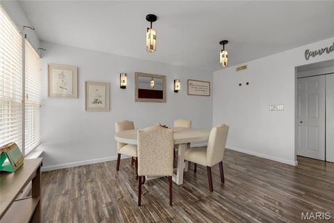 Tiny photo for 1943 Greenpoint Drive #302, Kirkwood, MO 63122 (MLS # 26007167)