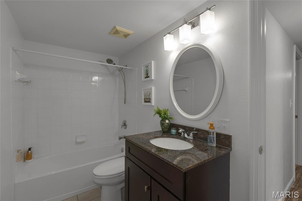 Greenbriar Condo - Residential