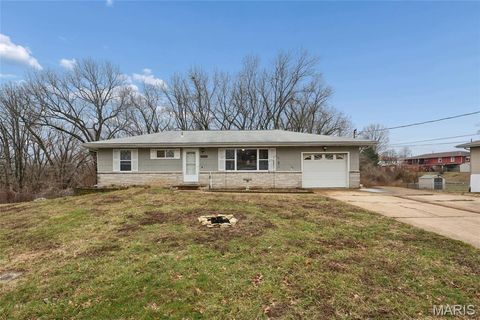 Photo of 5270 Jimmy Drive, Arnold, MO 63010 (MLS # 26011468)