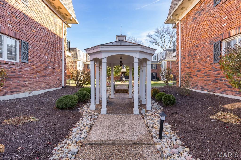 524 N Kirkwood Road 2B