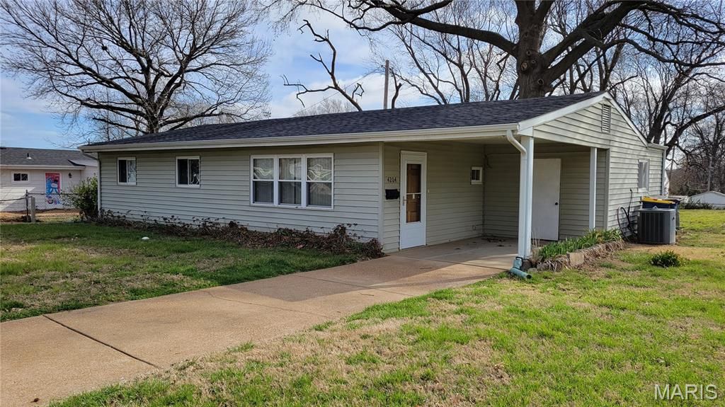 Photo of 4204 Beauty Lane, St Louis, MO 63134 (MLS # 26020237)