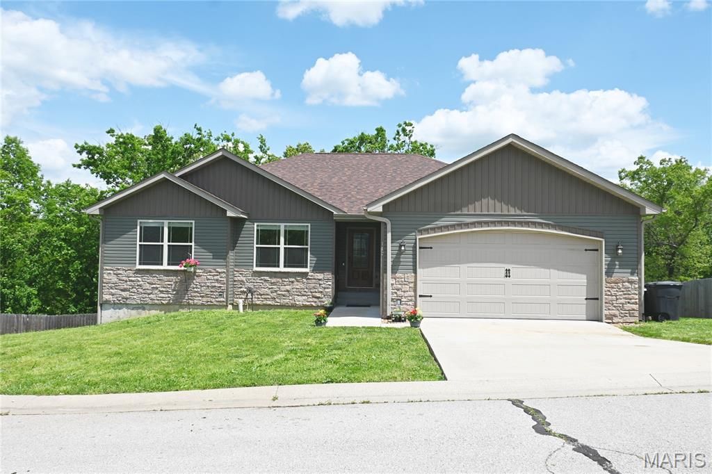 Photo of 117 Paradise Street, Waynesville, MO 65583 (MLS # 26025610)