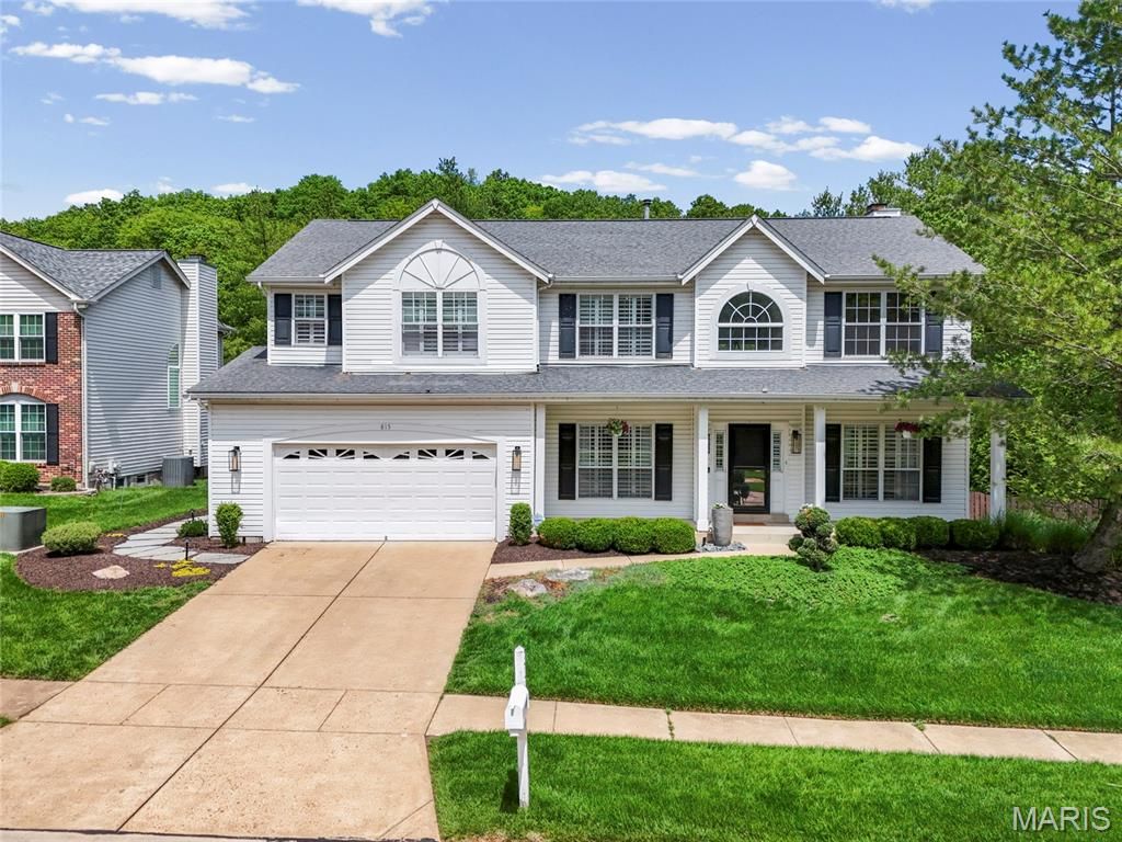 Photo of 815 Kiefer Trails Drive, Ballwin, MO 63021 (MLS # 26025916)