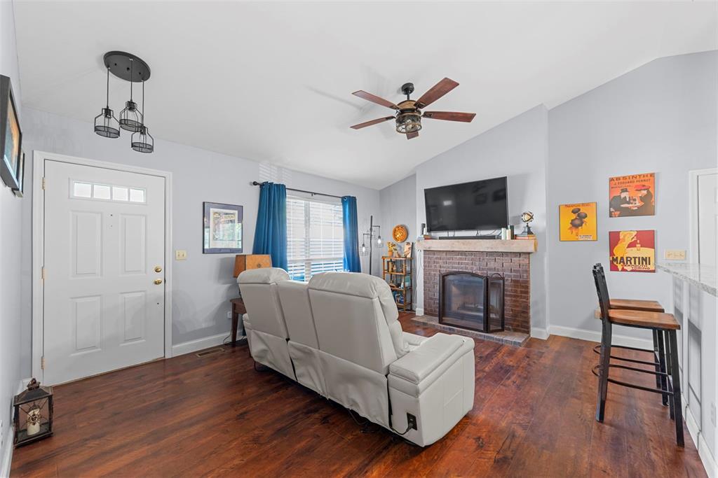 127 Royallprairie Lane