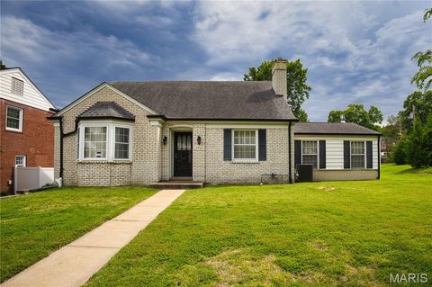 Photo of 9402 Pine Avenue, Brentwood, MO 63144 (MLS # 26045952)