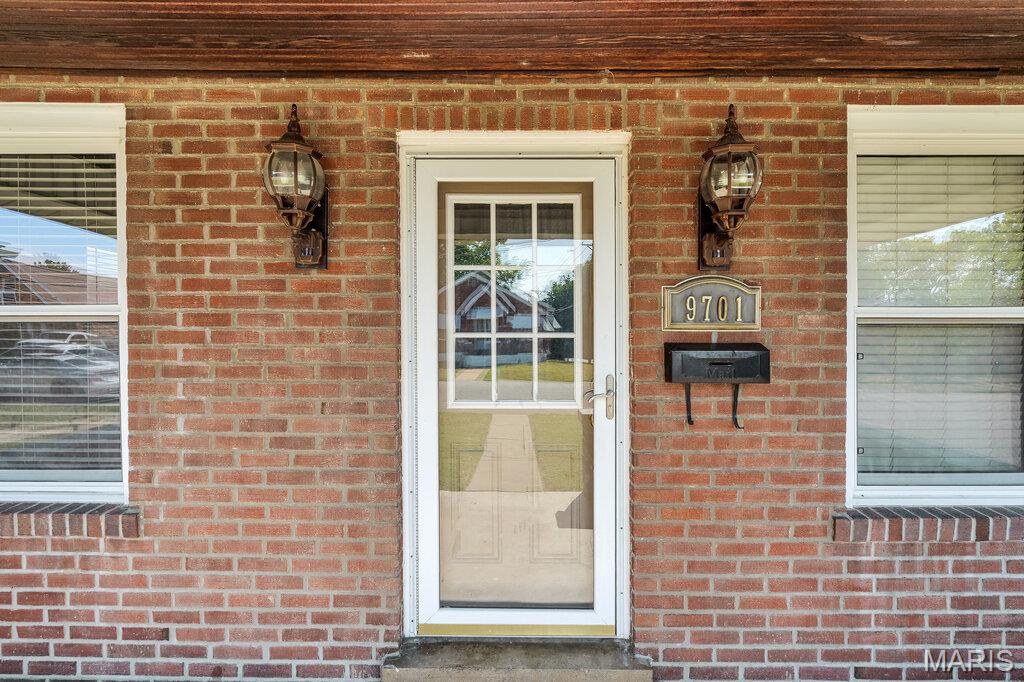 St Louis, Missouri 63123, United States, 3 Bedrooms Bedrooms, ,2 BathroomsBathrooms,Residential,Pending,207330