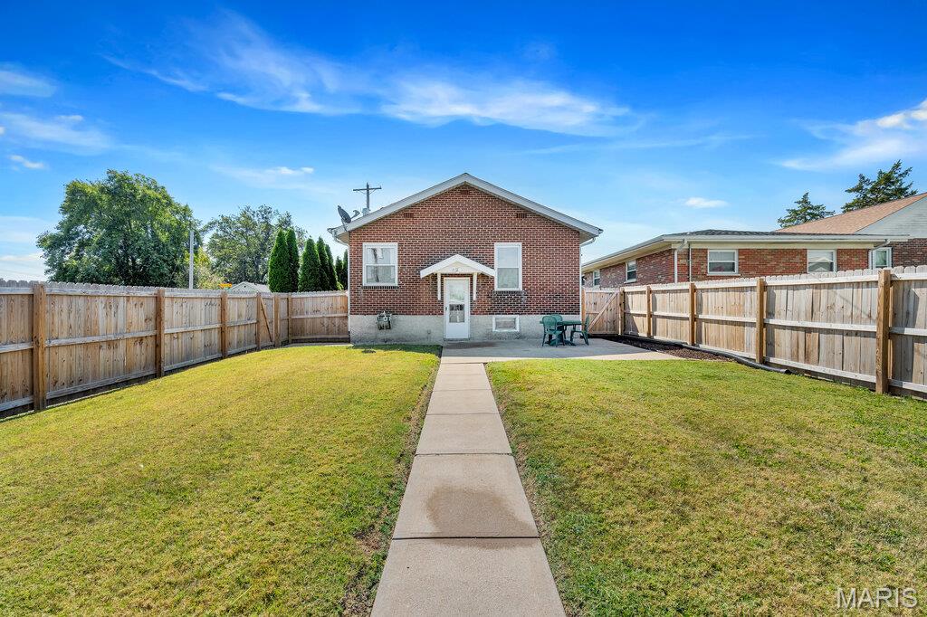 St Louis, Missouri 63123, United States, 3 Bedrooms Bedrooms, ,2 BathroomsBathrooms,Residential,Pending,207330