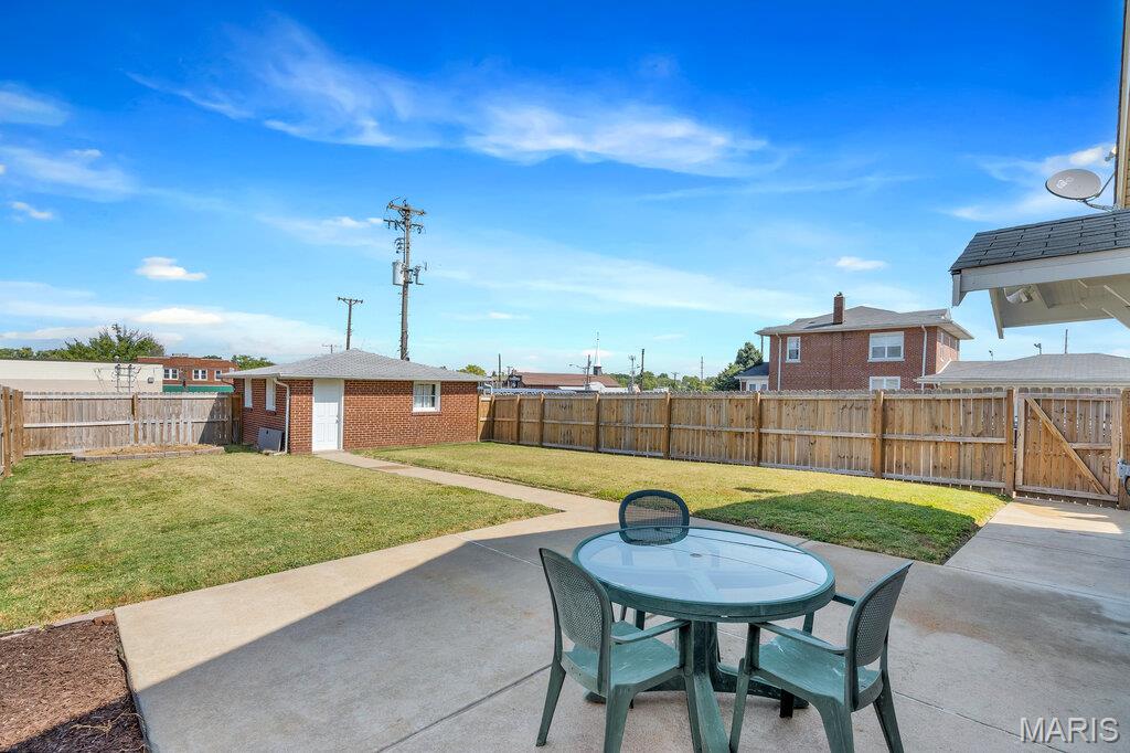 St Louis, Missouri 63123, United States, 3 Bedrooms Bedrooms, ,2 BathroomsBathrooms,Residential,Pending,207330