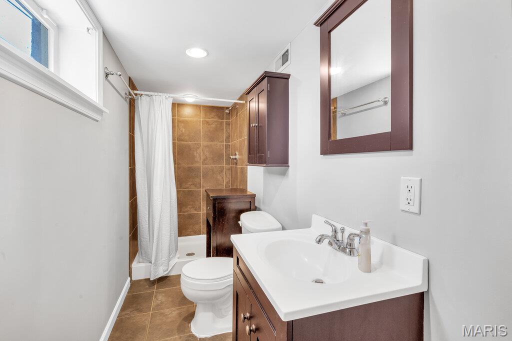 St Louis, Missouri 63123, United States, 3 Bedrooms Bedrooms, ,2 BathroomsBathrooms,Residential,Pending,207330