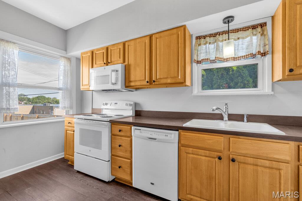 St Louis, Missouri 63123, United States, 3 Bedrooms Bedrooms, ,2 BathroomsBathrooms,Residential,Pending,207330