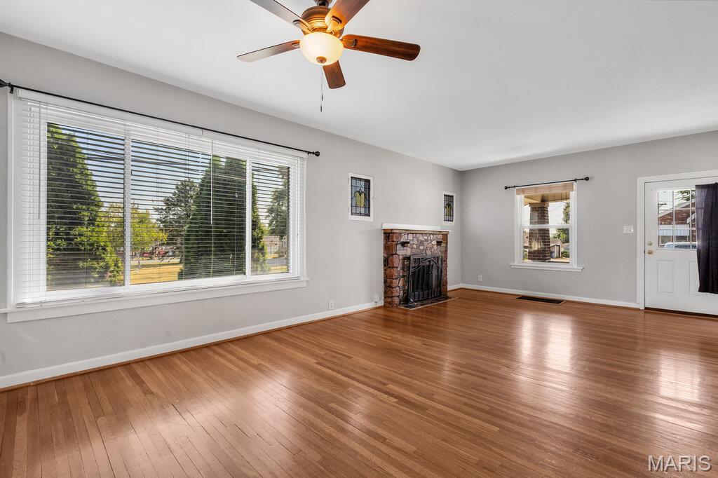 St Louis, Missouri 63123, United States, 3 Bedrooms Bedrooms, ,2 BathroomsBathrooms,Residential,Pending,207330