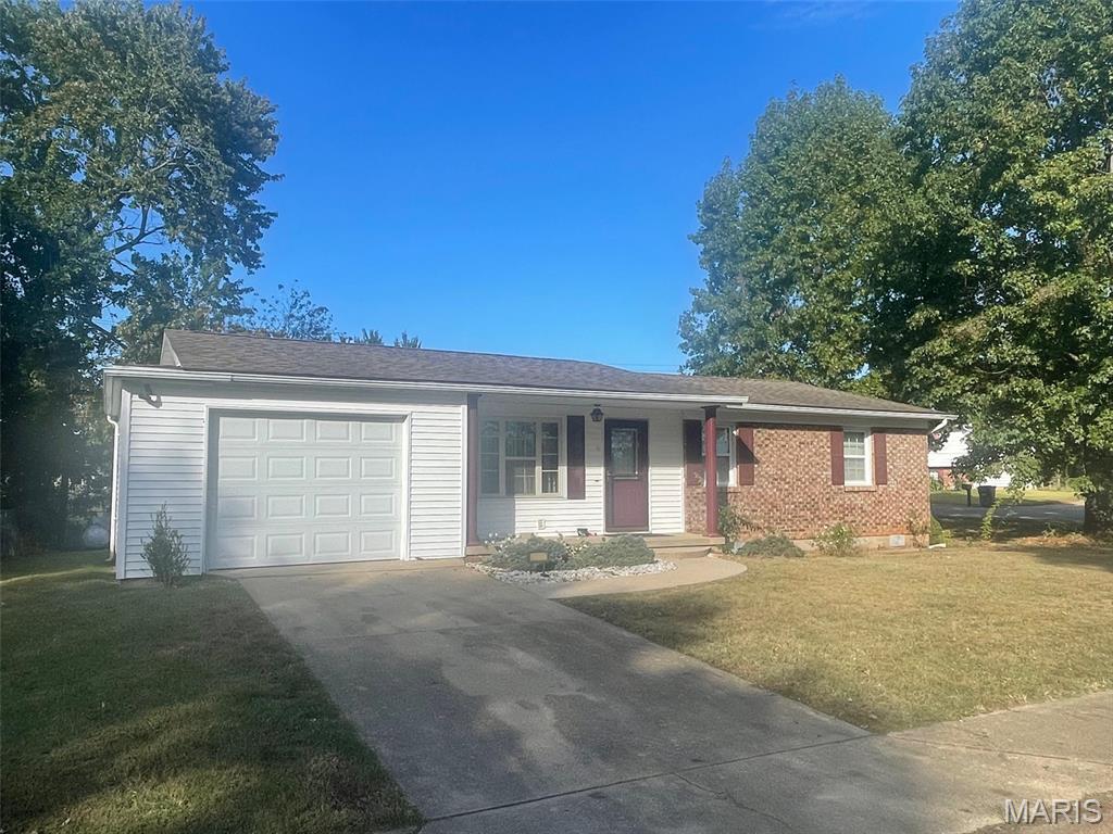Photo of 320 Baker Street, Fredericktown, MO 63645 (MLS # 26067768)
