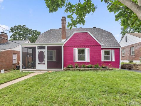 Photo of 1545 Moore Place, University City, MO 63130 (MLS # 26044713)