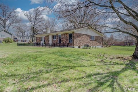 Tiny photo for 323 Chipley Circle, Ballwin, MO 63011 (MLS # 26016318)