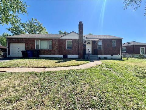 Photo of 106 Henquin Drive, St Louis, MO 63135 (MLS # 26023423)