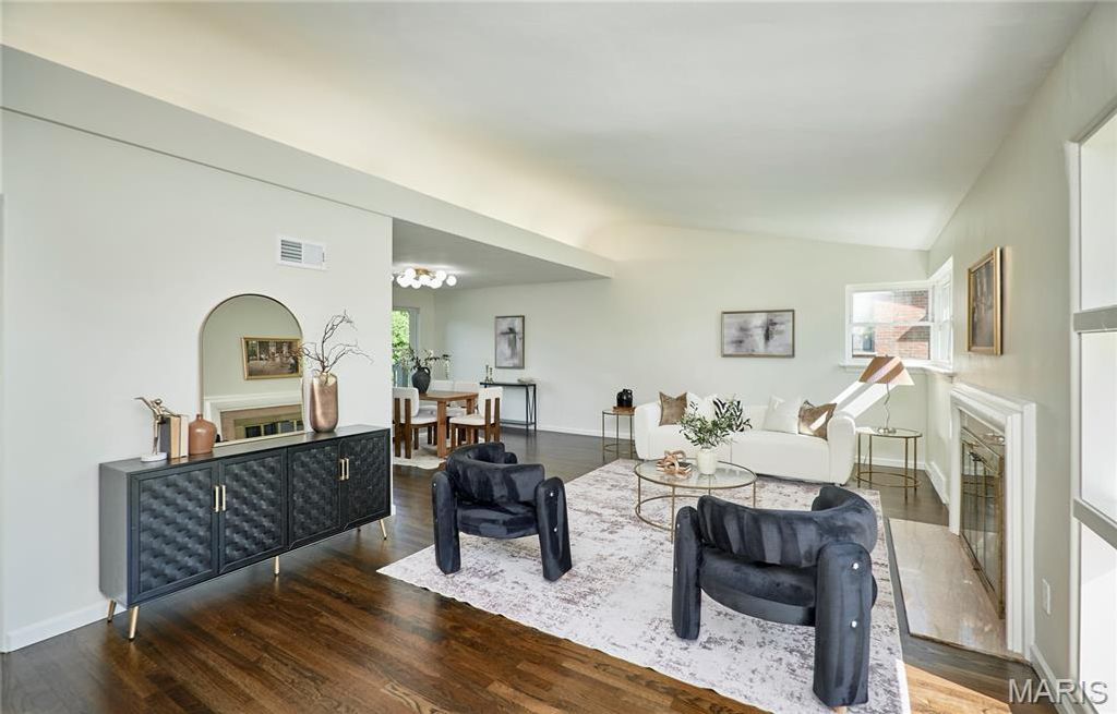 Photo of 923 Swarthmore Lane, St Louis, MO 63130 (MLS # 26026581)