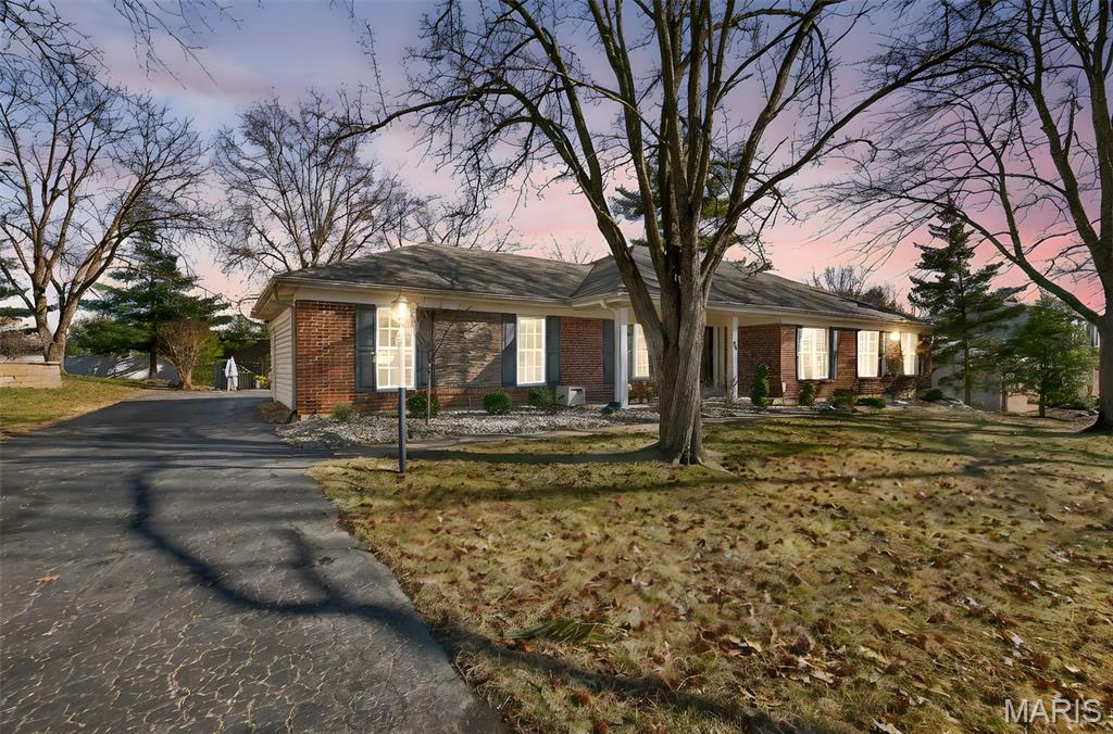 416 Caprice Gardens Court