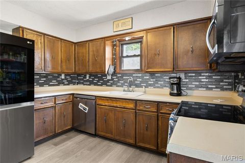 Tiny photo for 59 Oak Hill Road, Eldon, MO 65026 (MLS # 26028344)